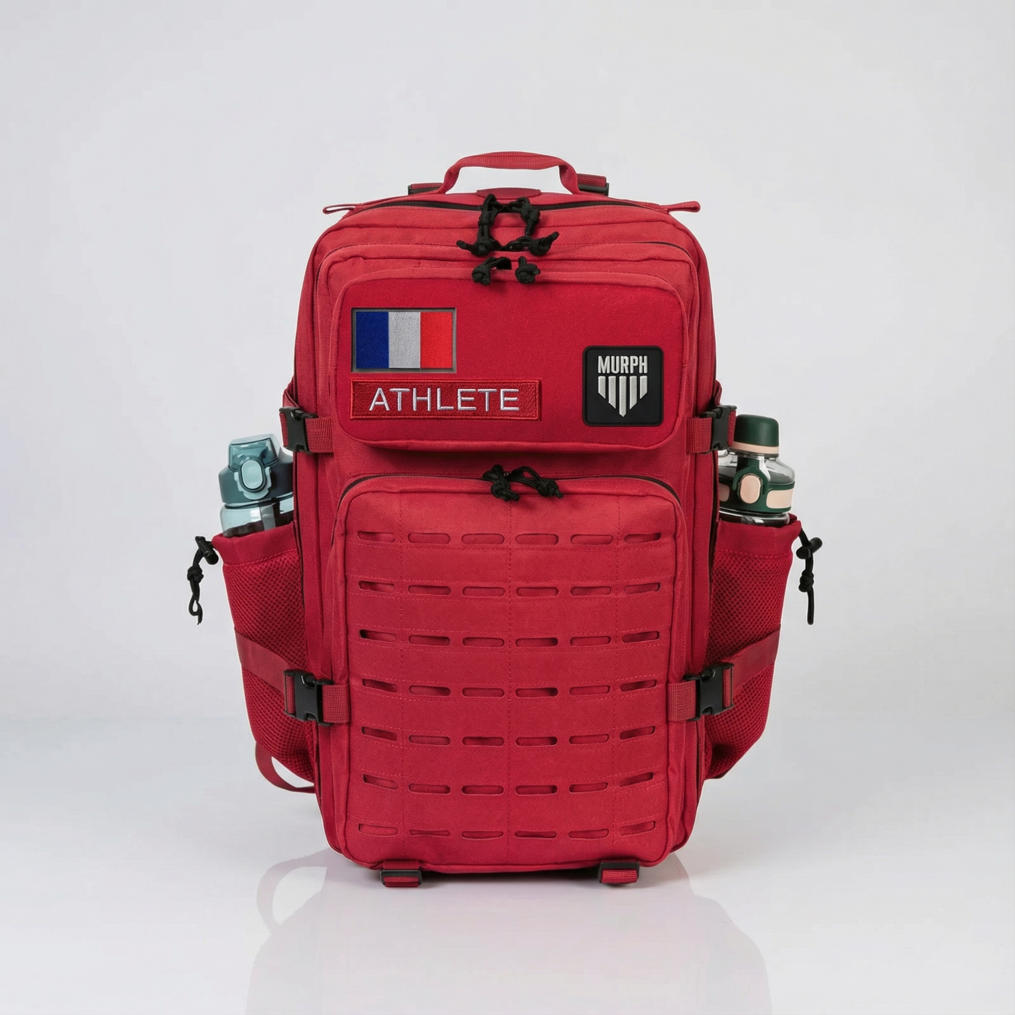 Sac à Dos CrossFit 45L Rouge Hero Murph - Vue de Face avec Patchs et Gourdes