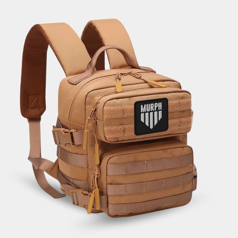 Sac à Dos Enfant 9L Marron Murph - Vue de Côté avec Patch Murph et Bretelle