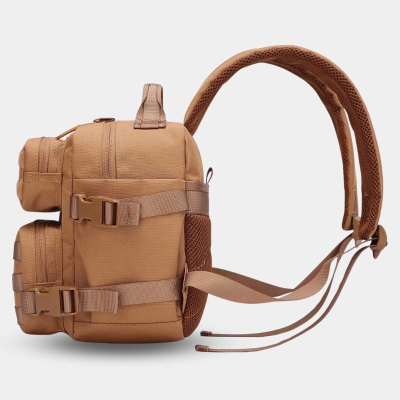 Sac à Dos Enfant 9L Marron Murph - Vue Profil Poches Latérales et Bretelle